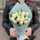 Бует из 15 белыех тюльпанов