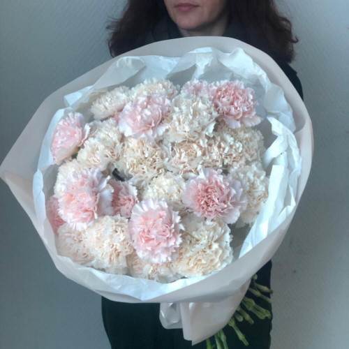 Стойкий букет из диантусов