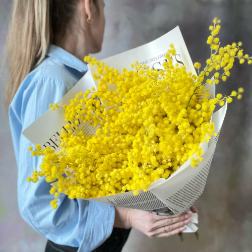 Букет весенней мимозы