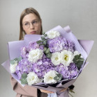 Дуо букет из лавандовых гортензий и эустомы